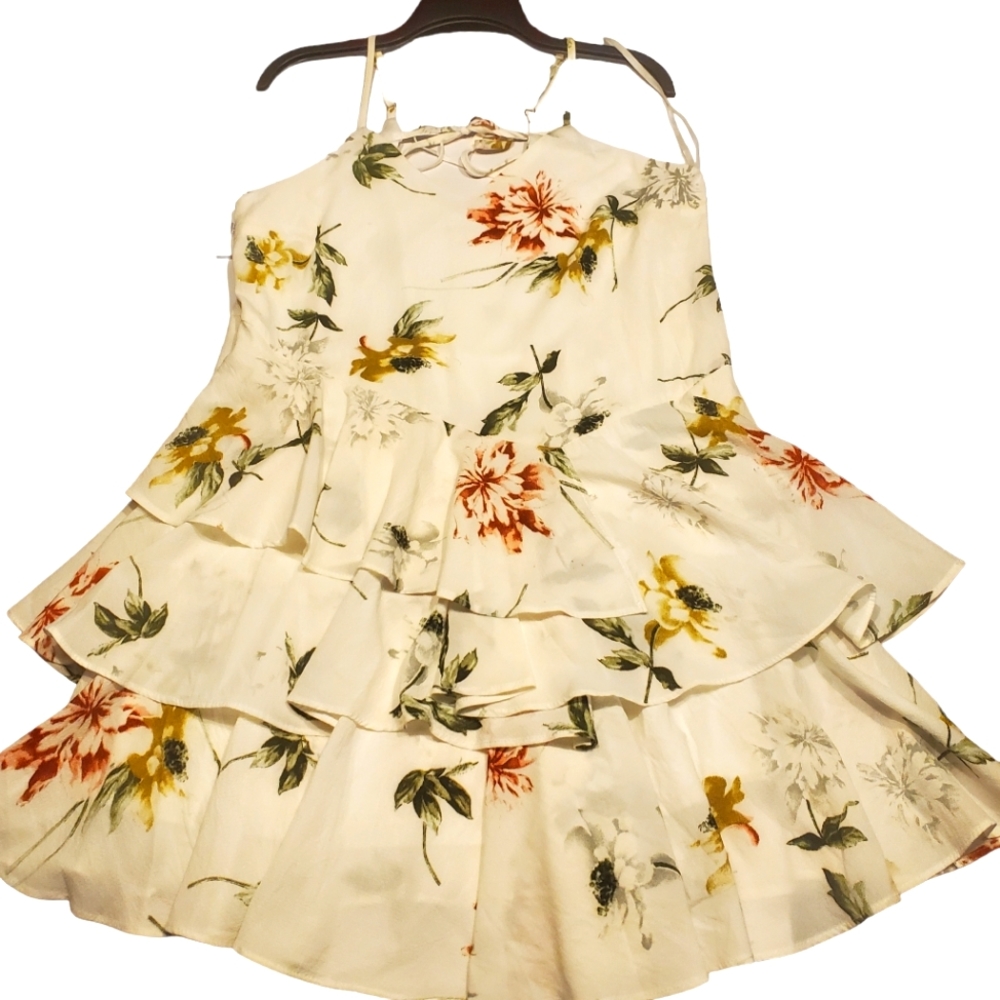 LOVE RICHE (L) Spaghetti Strap Floral Dress